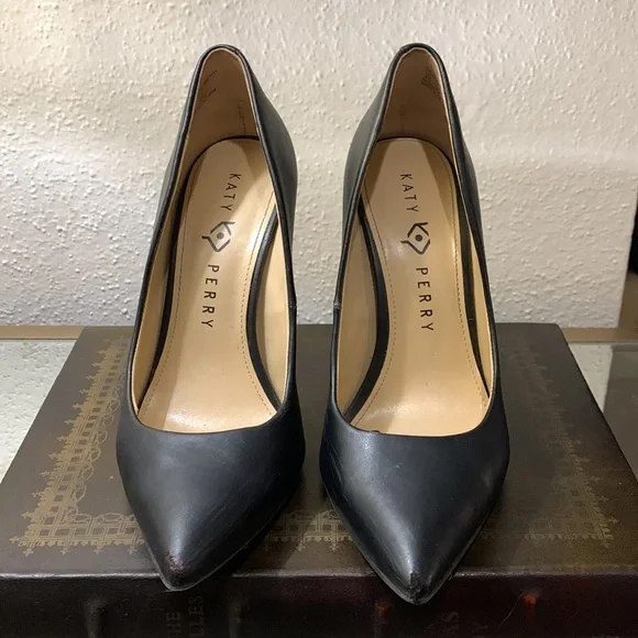 Katy Perry “Suzzie” Chain Heel Pump - Black - Size 8.5 - Picture 5 of 6